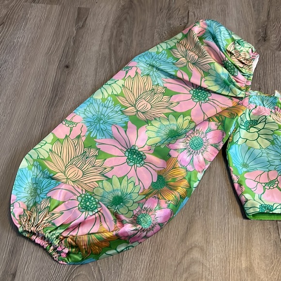 Absolutely gorgeous top 🍀. Size S - Picture 10 of 10